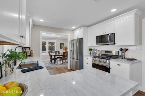 18 Meadowbrook Rd, Brick, NJ, 08723-7850 | Card Image