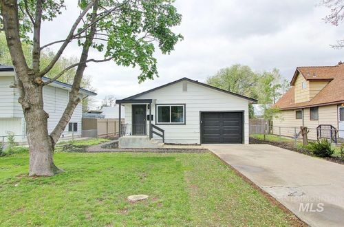 111 S Diamond St, Nampa, ID, 83686-5313 | Card Image