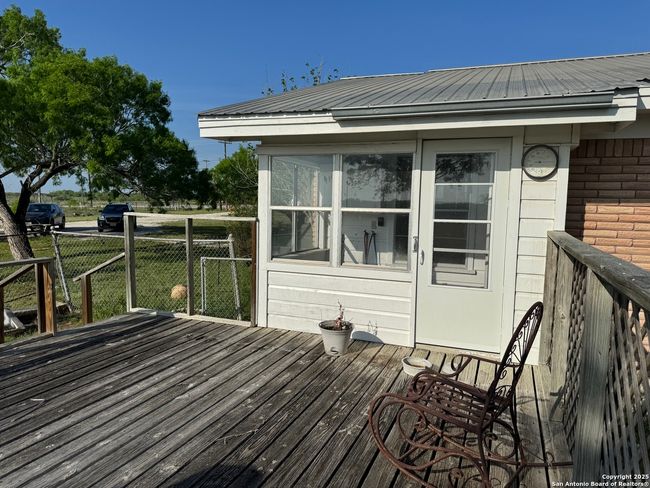 3810 S US-181 N Sunset Strip St, House other with 3 bedrooms, 1 bathrooms and null parking in Kenedy TX | Image 12