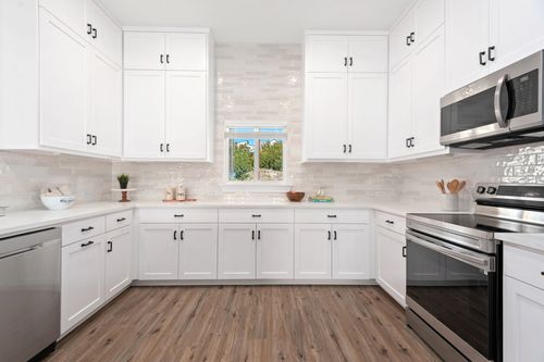 17701 Village Dr, Dripping Springs, TX, 78620-3199 | Card Image