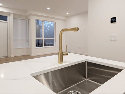 112-390 Guilby St, Coquitlam, BC, V3K0J8 | Card Image