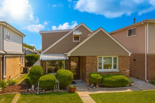 1531 N 24th Ave, Melrose Park, IL, 60160-1813 | Card Image