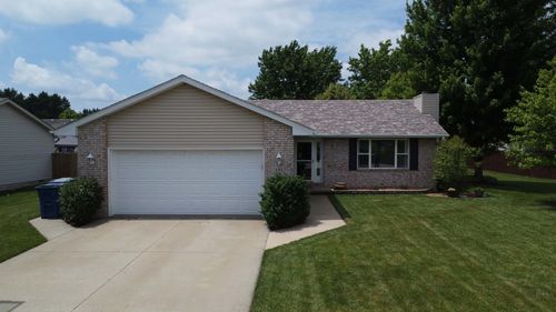 695 Cherokee Dr, Bourbonnais, IL, 60914-3304 | Card Image