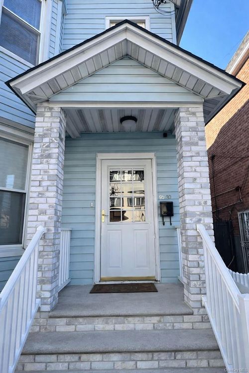 9530 117th St, South Richmond Hill, NY, 11419-1212 | Card Image