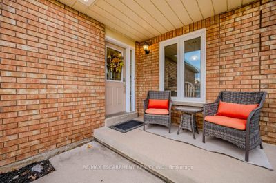 633 Amelia Cres, House attached with 3 bedrooms, 2 bathrooms and 2 parking in Burlington ON | Image 3