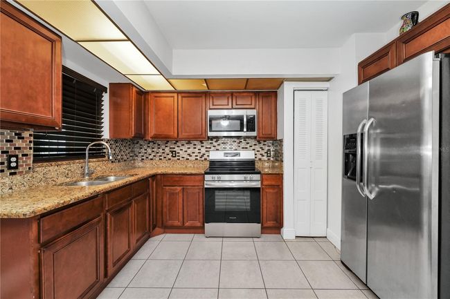 194 Larkspur Ct, House other with 4 bedrooms, 2 bathrooms and null parking in KISSIMMEE FL | Image 5