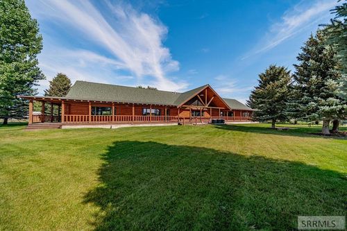 2664 1st St, Ammon, ID, 83401-4500 | Card Image