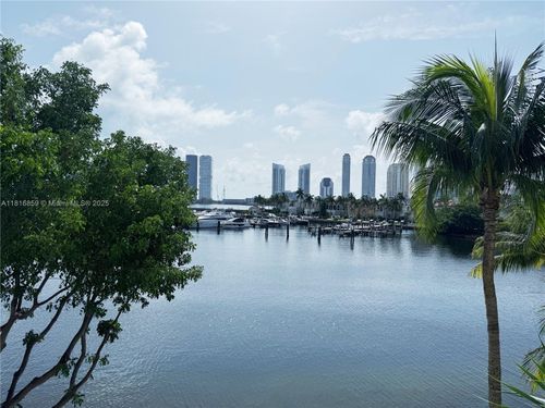 apt-304-7000 Island Blvd, Aventura, FL, 33160-2406 | Card Image