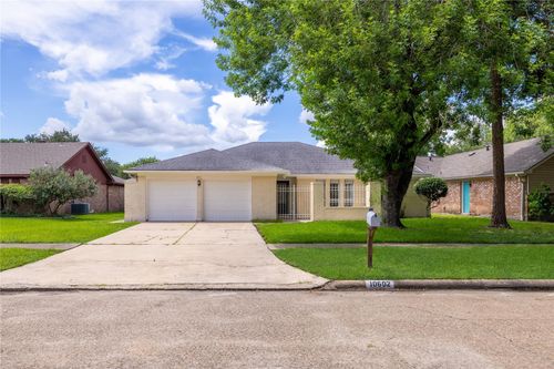 10602 Tenneta Dr, Houston, TX, 77099-3814 | Card Image