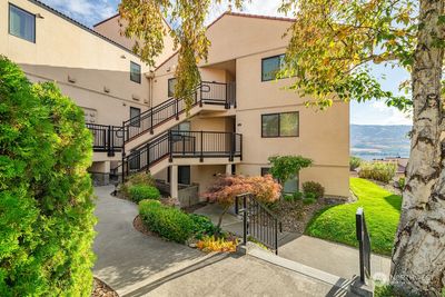 18-7 - 100 Lake Chelan Shores Drive, Condo with 1 bedrooms, 1 bathrooms and 1 parking in Chelan WA | Image 2