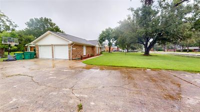 Very Large Driveway with 2 car garage | Image 2