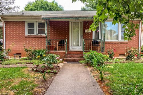 1007 E Brookline St, Winston Salem, NC, 27107-3403 | Card Image