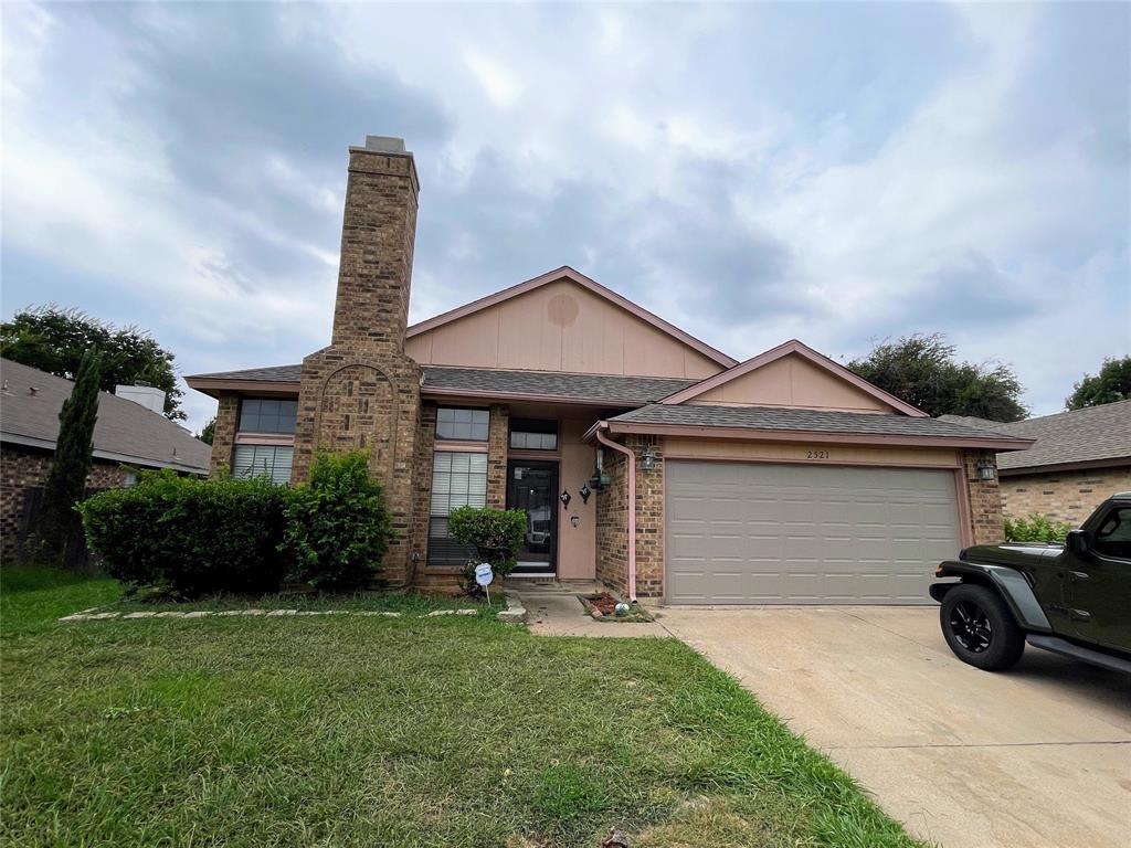 Forest Creek Dr, Fort Worth, TX 76123