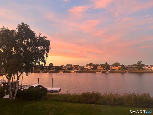 28 Surf Rd, Westport, CT, 06880-6733 | Card Image