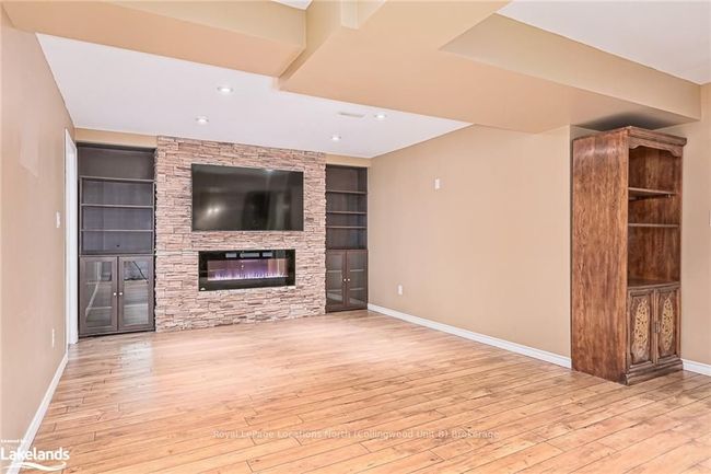 22 Westwind Dr, Condo with 4 bedrooms, 2 bathrooms and 2 parking in Collingwood ON | Image 17
