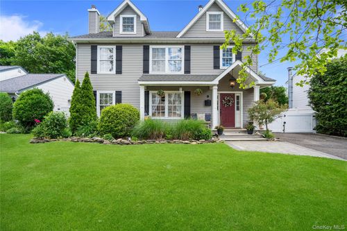 9 Lagoon Boulevard, Oyster Bay, NY, 11758 | Card Image
