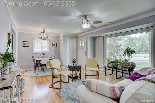 4217 Crooks Rd, Royal Oak, MI, 48073-1929 | Card Image