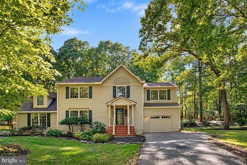 2425 Fawn Ct, PRINCE FREDERICK, MD, 20678-4516 | Card Image
