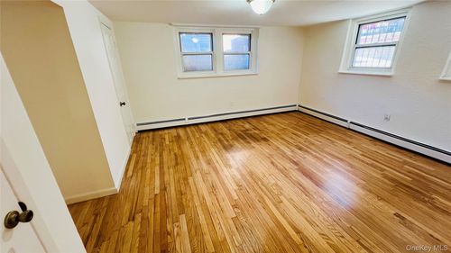 ll-6102 43rd Ave, Woodside, NY, 11377-4956 | Card Image