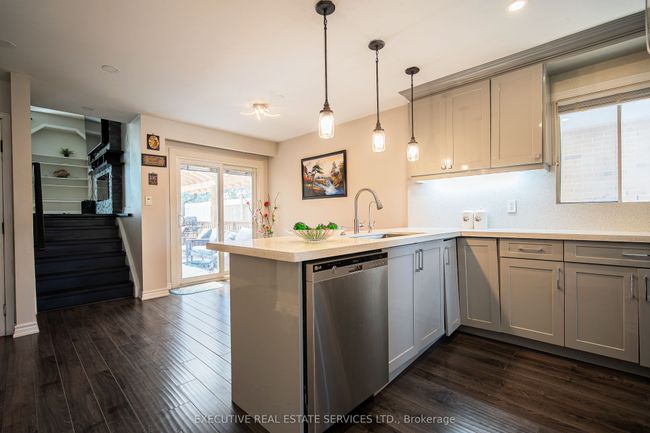 4 Simmons Blvd, House other with 5 bedrooms, 4 bathrooms and 3 parking in Brampton ON | Image 10