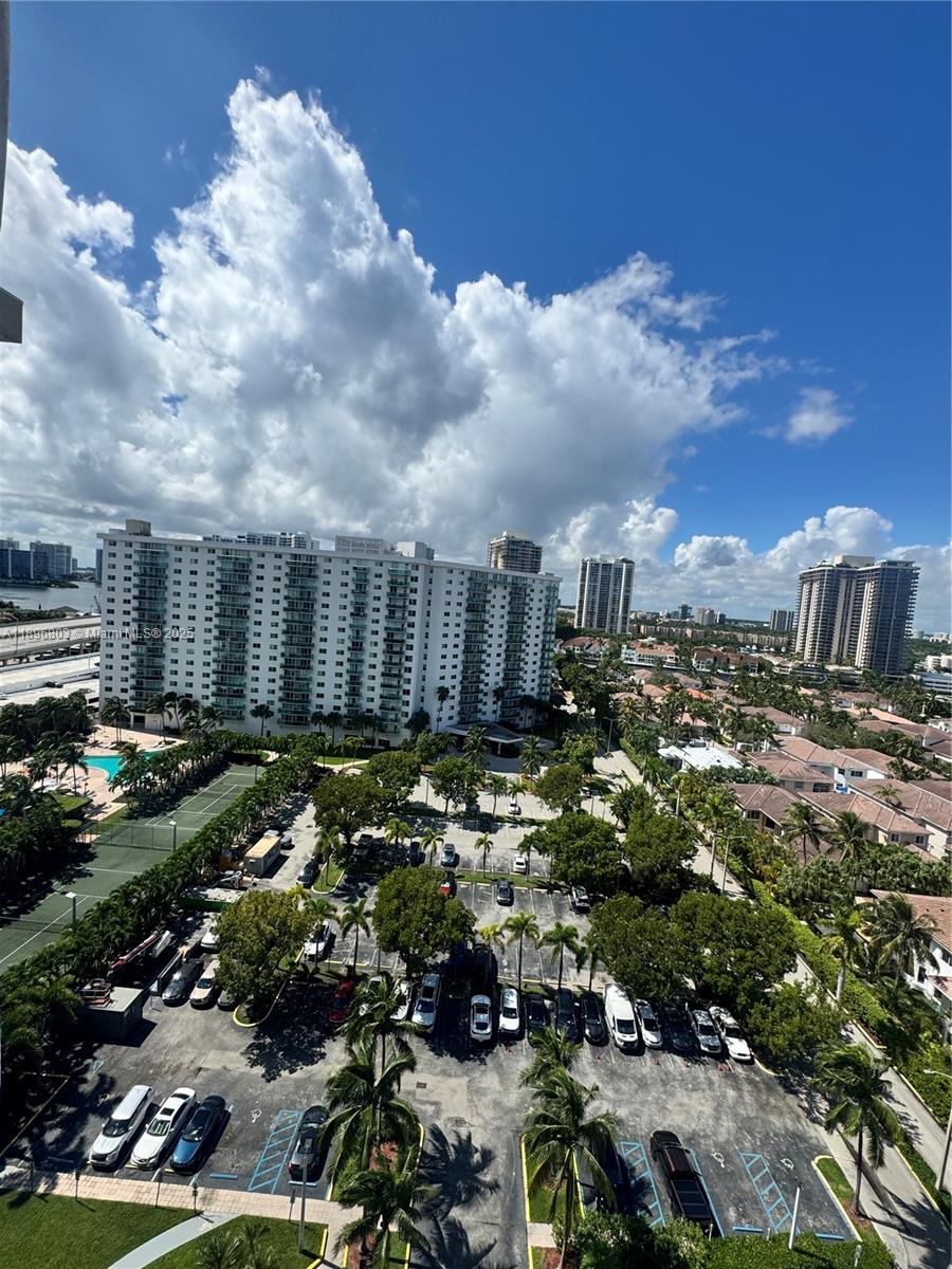 Residential in Sunny Isles Beach 2