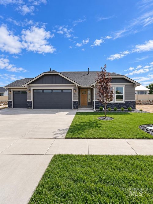 edgewood-lot-7-block-1-939 W Galloper St, Nampa, ID, 83686 | Card Image