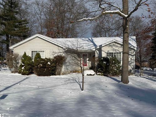 441 Lakewood Dr, East Tawas, MI, 48730-9764 | Card Image