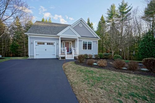 33 Birch Circle, Brentwood, NH, 03833 | Card Image