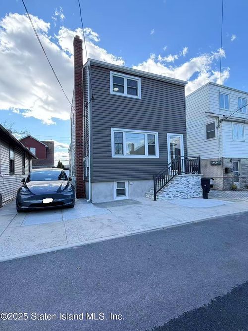 30 Seafoam Street, Staten Island, NY, 10306 | Card Image