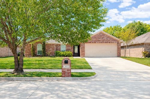 933 Sherry Ln, Saginaw, TX, 76179-0979 | Card Image