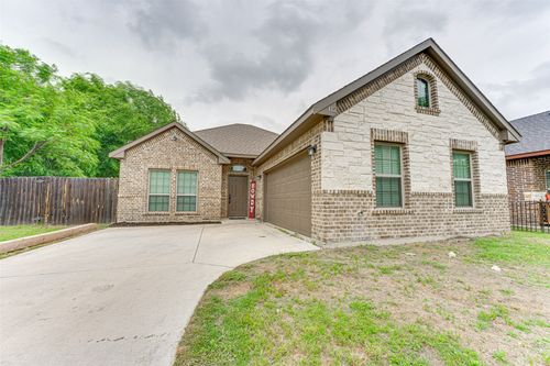 112 Ryburn St, Waxahachie, TX, 75165-3945 | Card Image