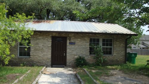 18311 Red Bud Ln, Jonestown, TX, 78645-3337 | Card Image