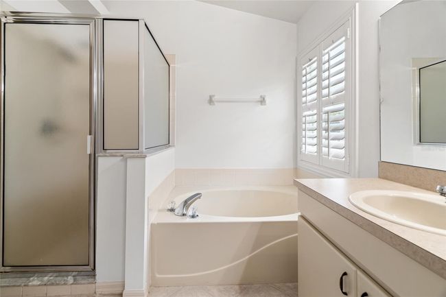 Primary Bathroom | Image 25