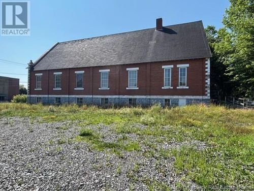 8 School St, Saint Stephen, NB, E3L2N3 | Card Image