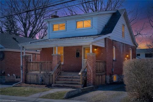 304 Park St W, Dundas, ON, L9H1Y9 | Card Image