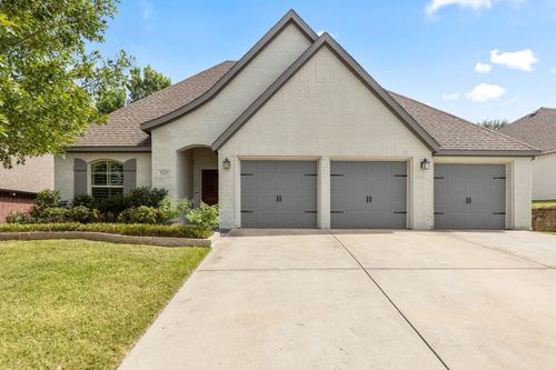 505 Inwood St, Benbrook, TX, 76126-3052 | Card Image
