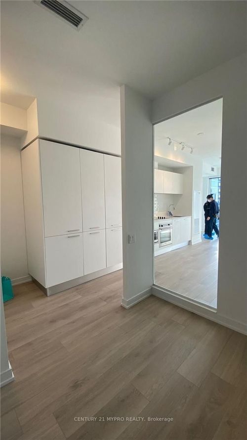 2512-3 Gloucester St, Toronto, ON, M4Y0C6 | Card Image