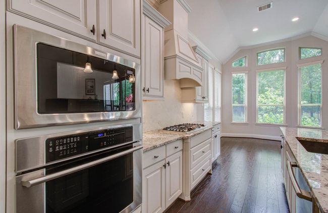 Built-in microwave and convection oven | Image 12