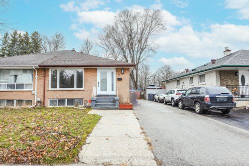 9 Aloma Cres, Brampton, ON, L6T2N8 | Card Image