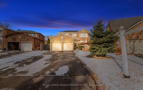 {{alt}} | Card Image