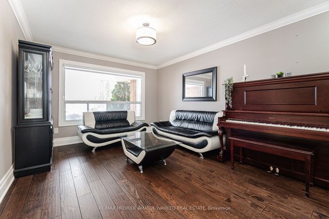 166 Killian Rd, House other with 5 bedrooms, 4 bathrooms and 2 parking in Maple ON | Image 4