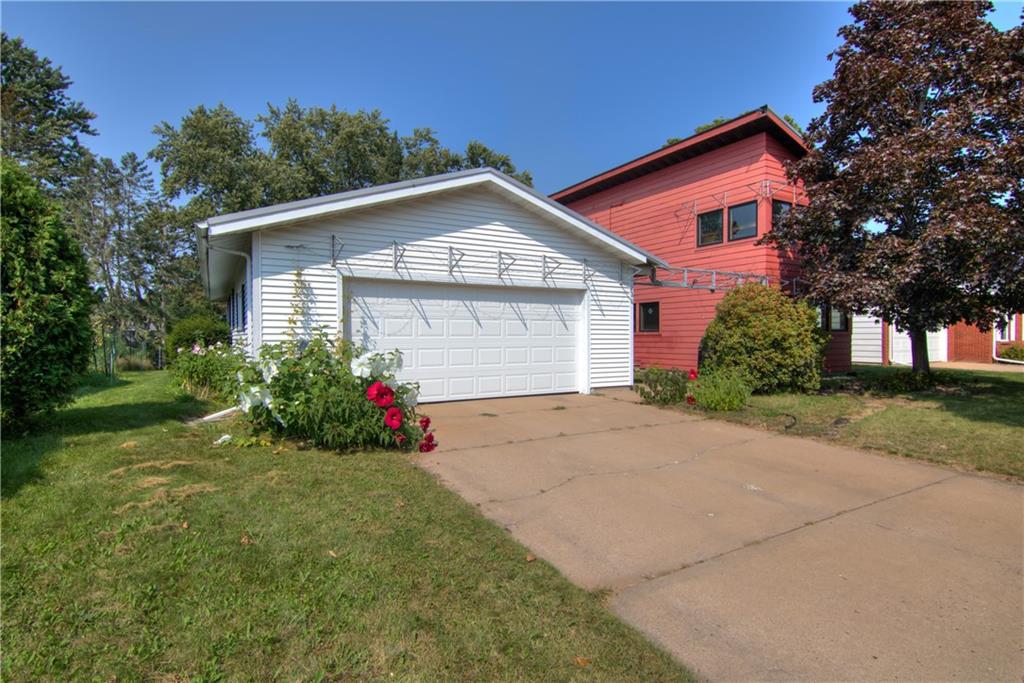 Tyler Ave, Eau Claire, WI 54701