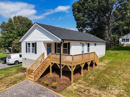 182 Porter Rd, Asheville, NC, 28803-9690 | Card Image