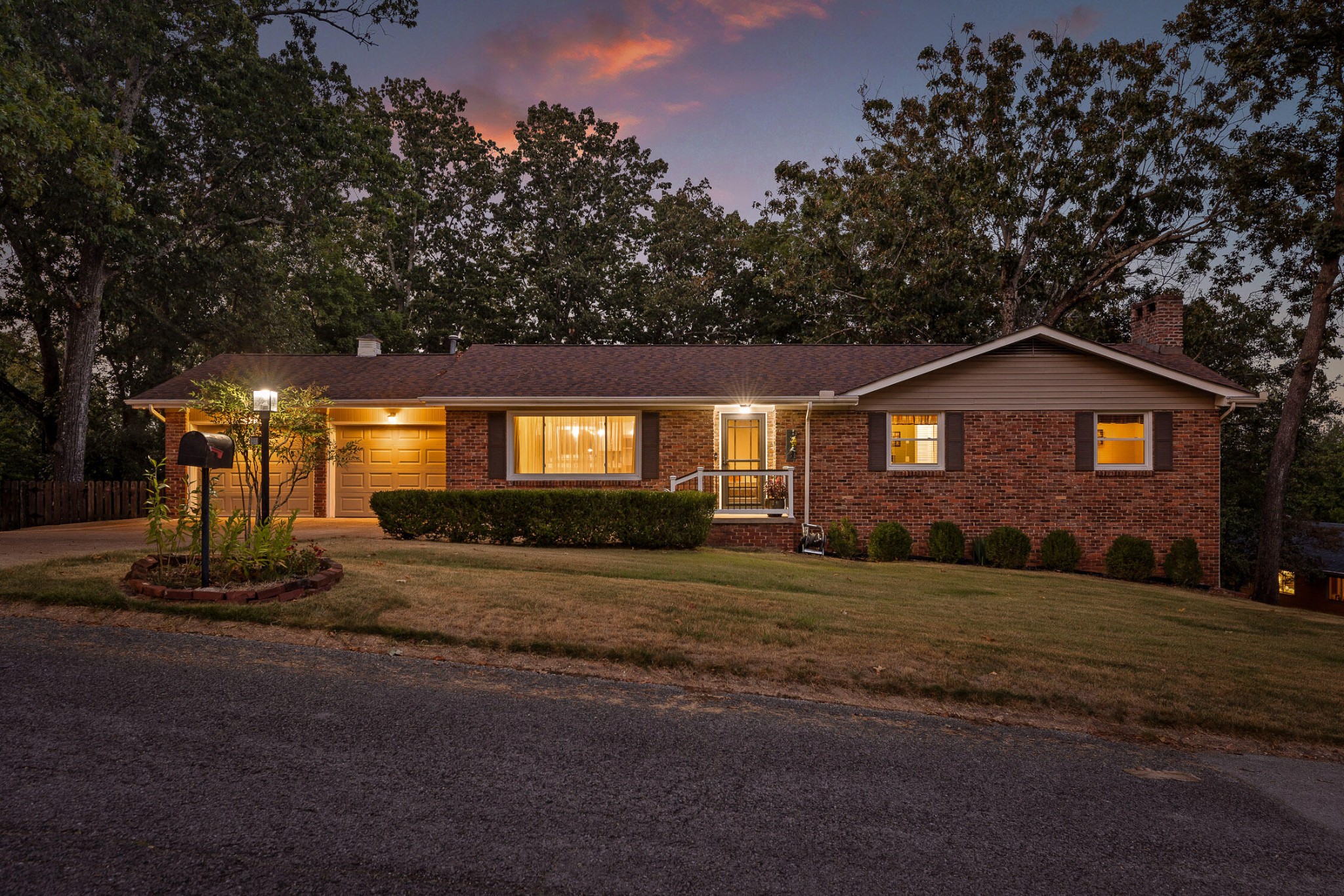 Vanessa Dr, Hixson, TN 37343