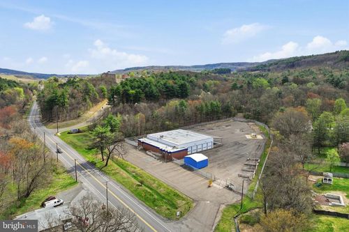 1050 W Water St, Coaldale, PA, 18218-1159 | Card Image