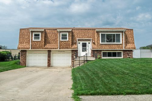7920 Massachusetts St, Merrillville, IN, 46410-5513 | Card Image