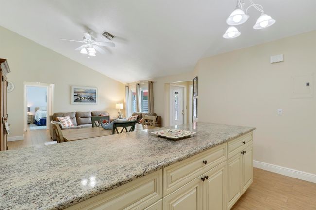 APT-7C - 1801 Us Highway 1, Condo with 2 bedrooms, 2 bathrooms and null parking in Jupiter FL | Image 21