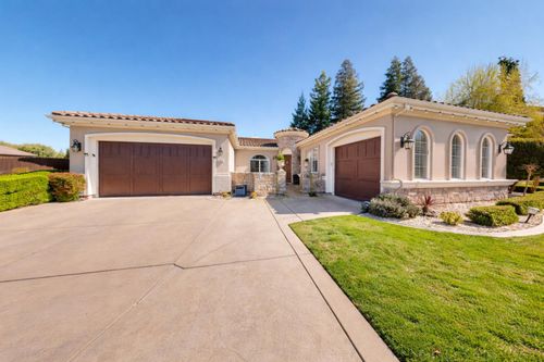 948 Woodridge Ct, Yuba City, CA, 95993-6083 | Card Image