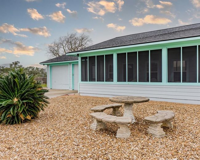 837 Wightman St, House other with 3 bedrooms, 3 bathrooms and 2 parking in Matagorda TX | Image 4