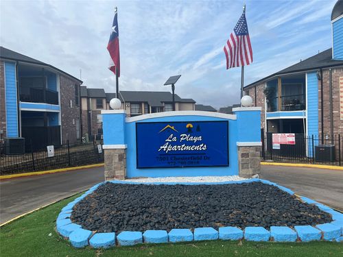 7501 Chesterfield Dr, Dallas, TX, 75237-3492 | Card Image